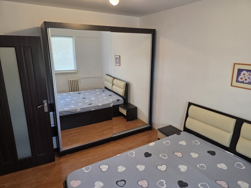 Tineretului, 5 minute metrou, chiar vav parc, vedere spate,