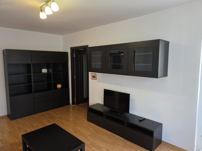 Tineretului, 5 minute metrou, chiar vav parc, vedere spate,