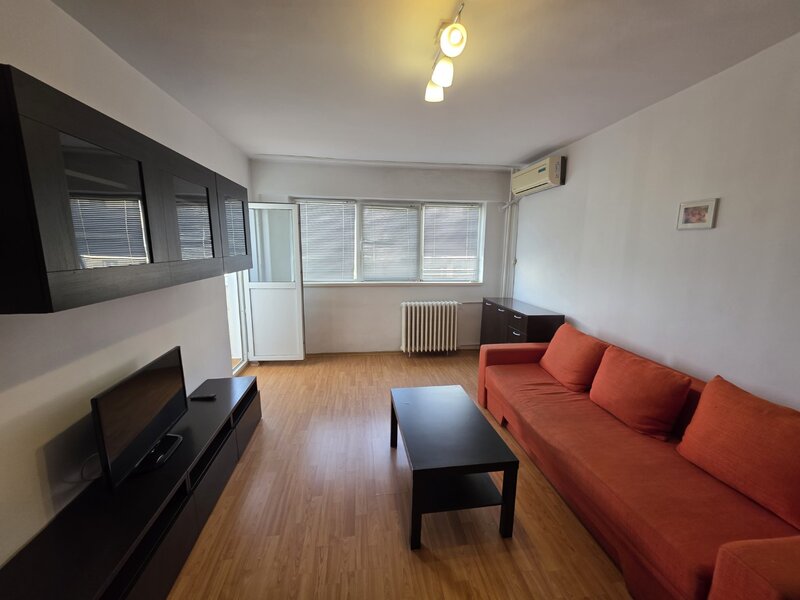 Tineretului, 5 minute metrou, chiar vav parc, vedere spate,