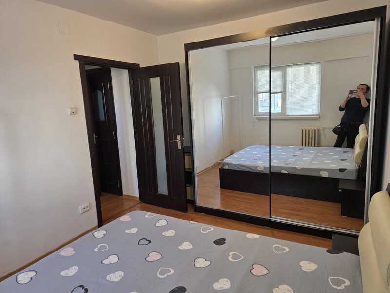 Tineretului, 5 minute metrou, chiar vav parc, vedere spate,