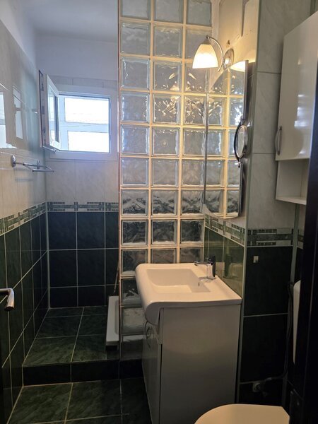 Tineretului, 5 minute metrou, chiar vav parc, vedere spate,