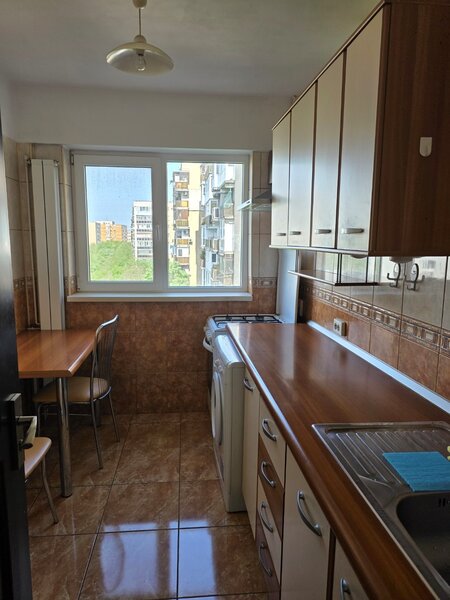 Tineretului, 5 minute metrou, chiar vav parc, vedere spate,