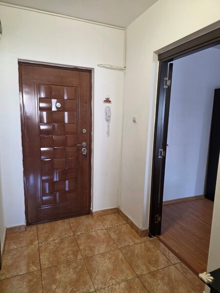 Tineretului, 5 minute metrou, chiar vav parc, vedere spate,